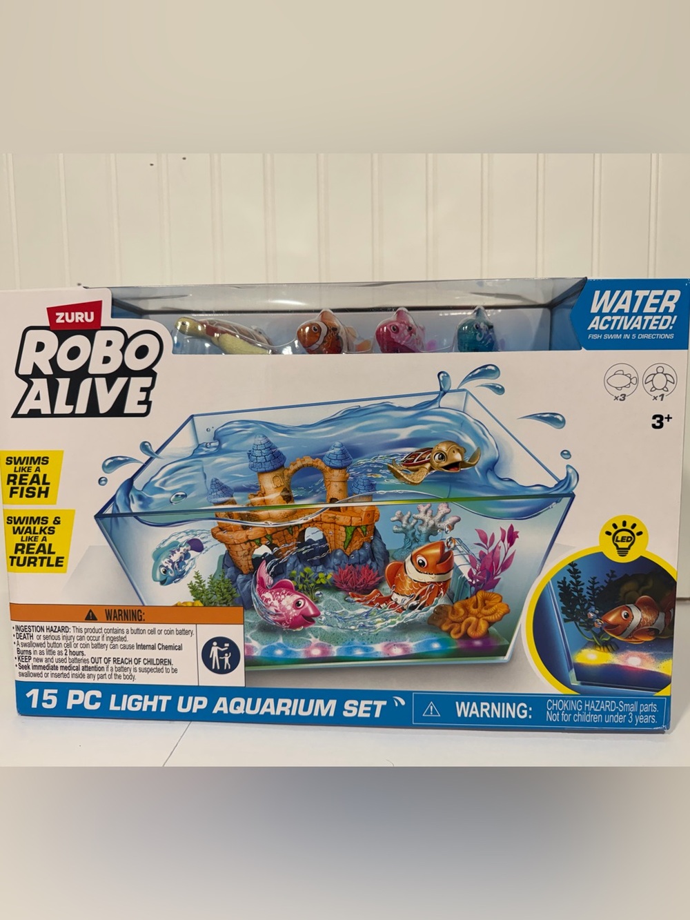 ZURU Robo Alive Light-Up Aquarium Playset - Multicolor